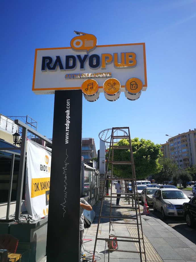 DÜKKAN ÖNÜ TOTEM TABELA